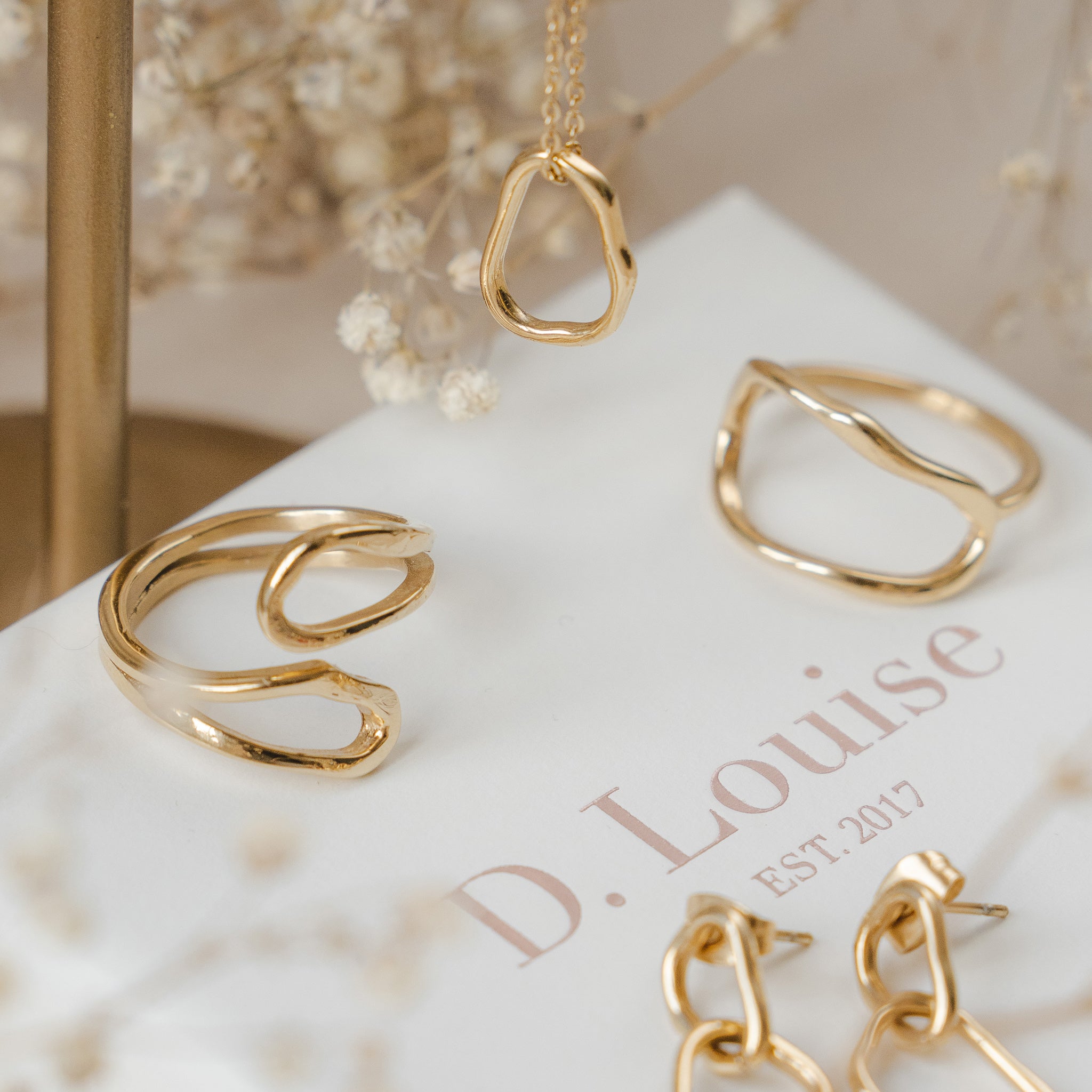 Outlined – D.Louise Jewellery