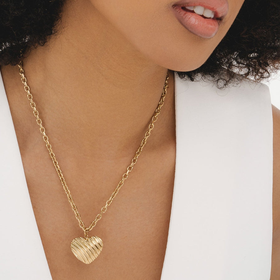 gold necklace with heart