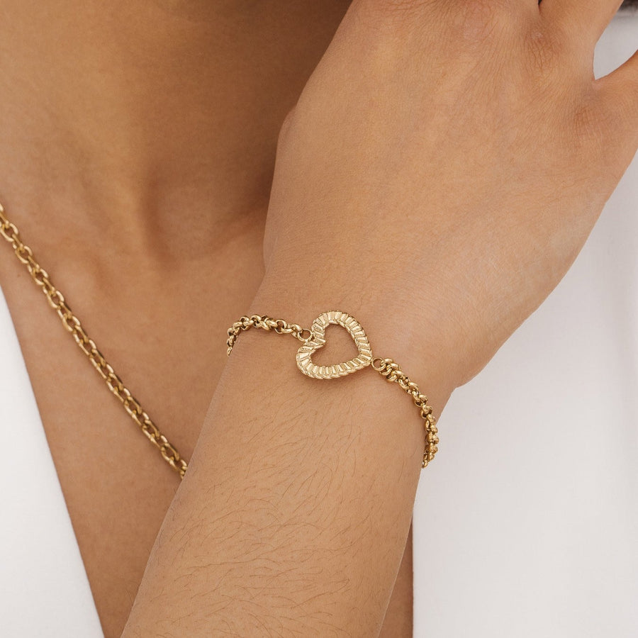 Gold heart bracelet